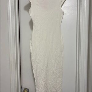Elegant White Sleeveless Dress